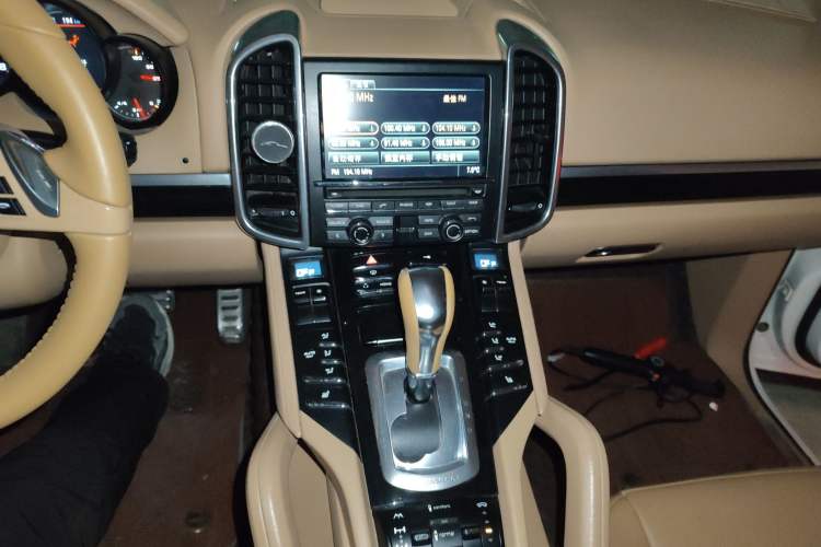 Used Porsche Cayenne 2011 Cayenne 3.0T Audio And AC Panel