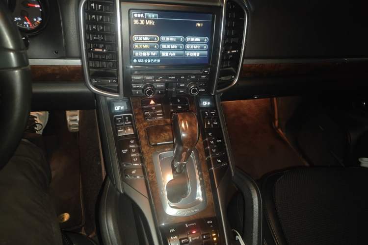 Used Porsche Cayenne 2011 Cayenne 3.0T Audio And AC Panel