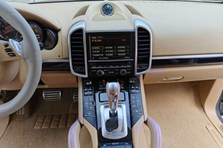 Used Porsche Cayenne 2011 Cayenne 3.0T Audio And AC Panel