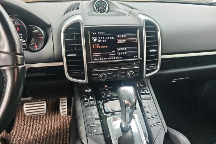 Used Porsche Cayenne 2011 Cayenne S Hybrid 3.0T Audio And AC Panel