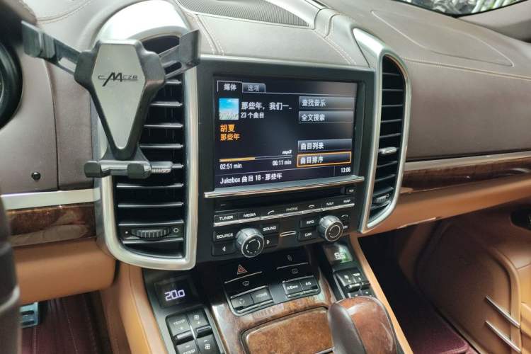Used Porsche Cayenne 2011 Cayenne 3.0T Audio And AC Panel