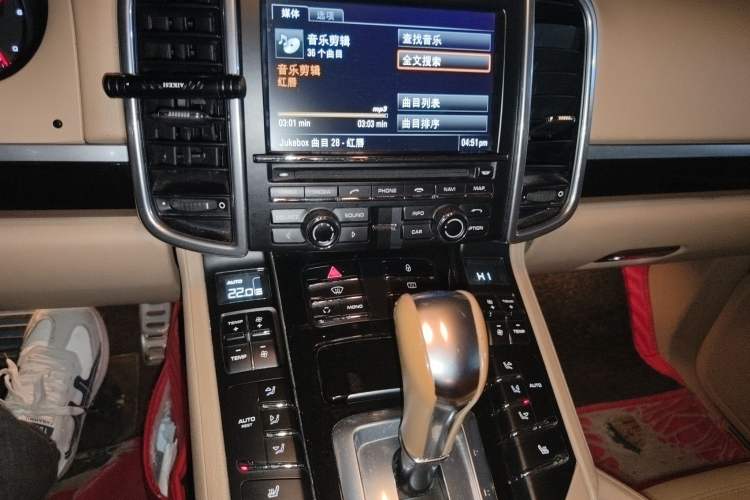 Used Porsche Cayenne 2011 Cayenne 3.0T Audio And AC Panel