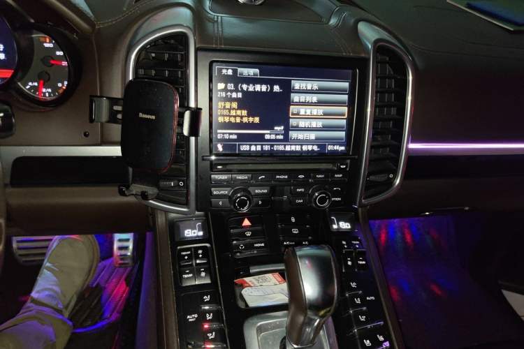 Used Porsche Cayenne 2011 Cayenne 3.0T Audio And AC Panel