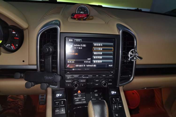 Used Porsche Cayenne 2011 Cayenne 3.0T Audio And AC Panel