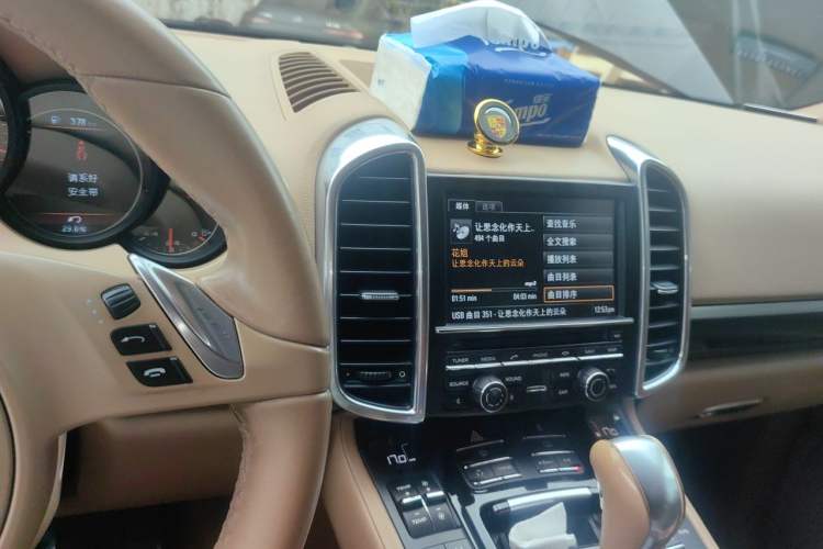 Used Porsche Cayenne 2011 Cayenne 3.0T Audio And AC Panel