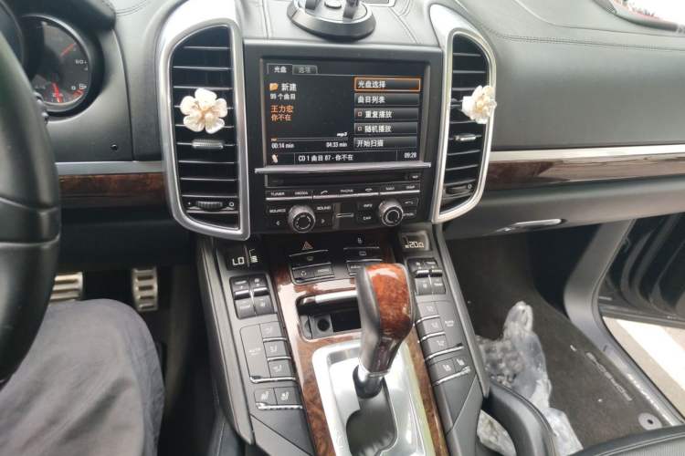 Used Porsche Cayenne 2011 Cayenne Turbo 4.8T Audio And AC Panel
