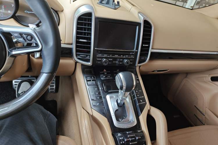 Used Porsche Cayenne 2011 Cayenne 3.0T Audio And AC Panel