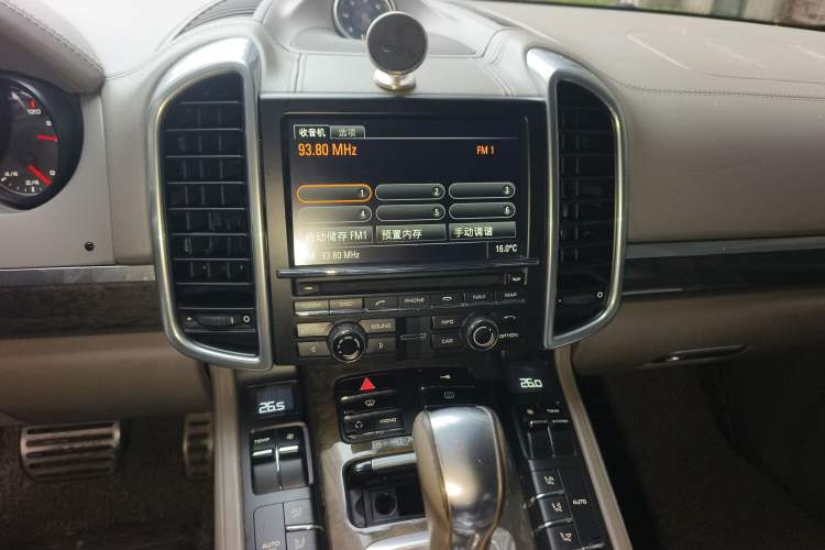 Used Porsche Cayenne 2011 Cayenne 3.0T Audio And AC Panel