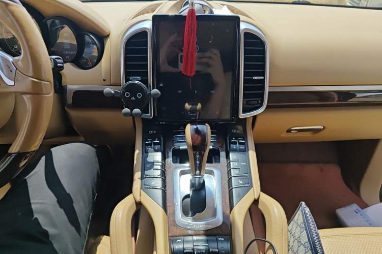 Used Porsche Cayenne 2011 Cayenne 3.0T Audio And AC Panel