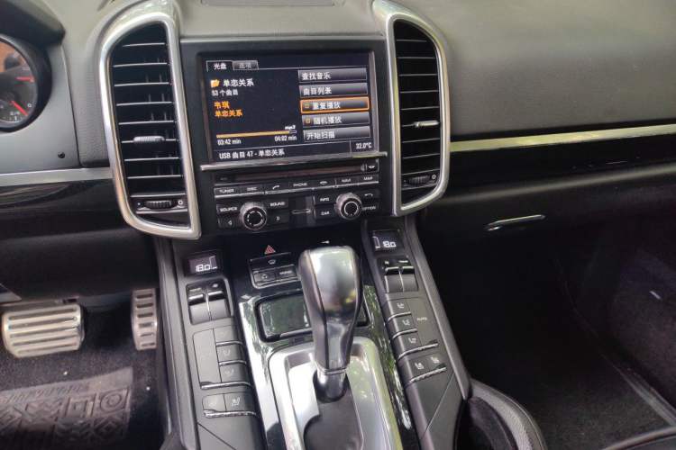 Used Porsche Cayenne 2011 Cayenne 3.0T Audio And AC Panel