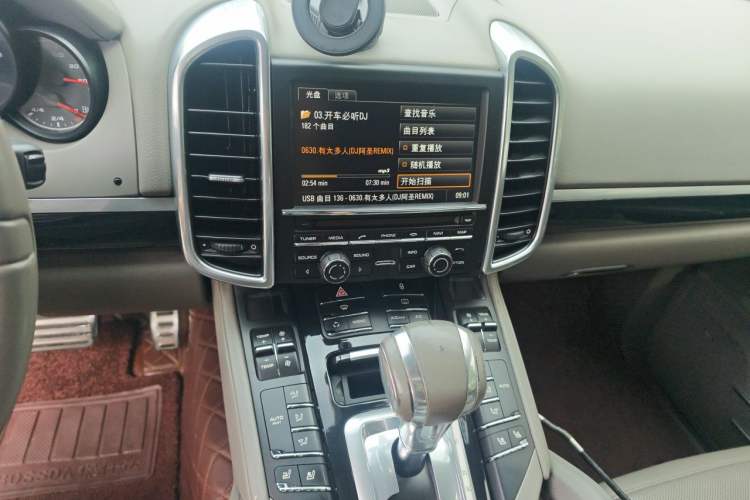 Used Porsche Cayenne 2011 Cayenne 3.0T Audio And AC Panel