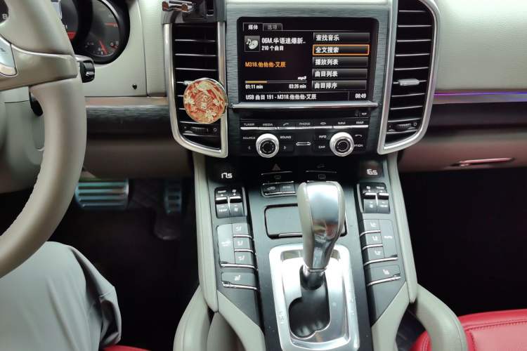 Used Porsche Cayenne 2011 Cayenne 3.0T Audio And AC Panel