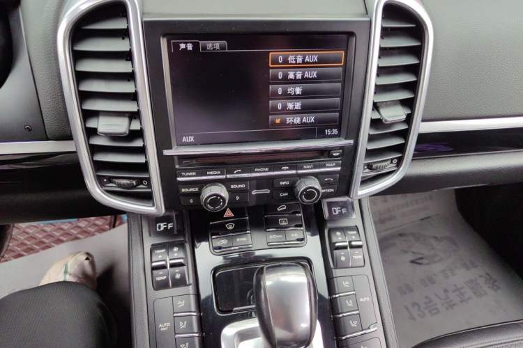 Used Porsche Cayenne 2011 Cayenne 3.0T Audio And AC Panel