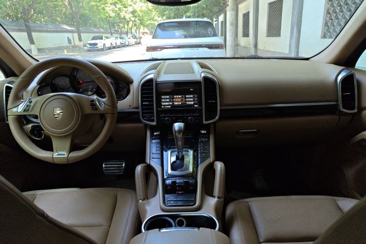 Used Porsche Cayenne 2011 Cayenne 3.0T Center Console