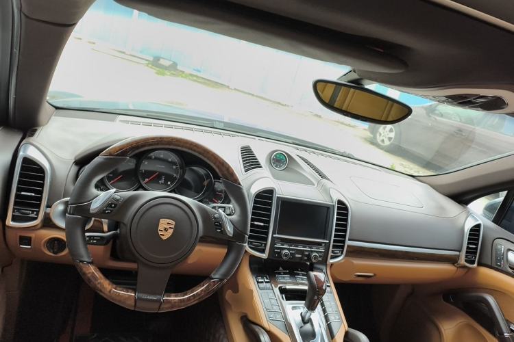 Used Porsche Cayenne 2011 Cayenne 3.0T Center Console