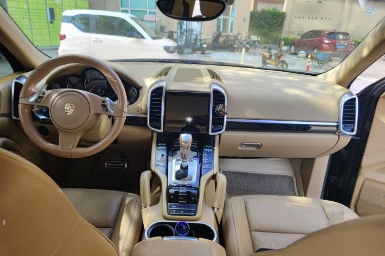 Used Porsche Cayenne 2011 Cayenne 3.0T Center Console