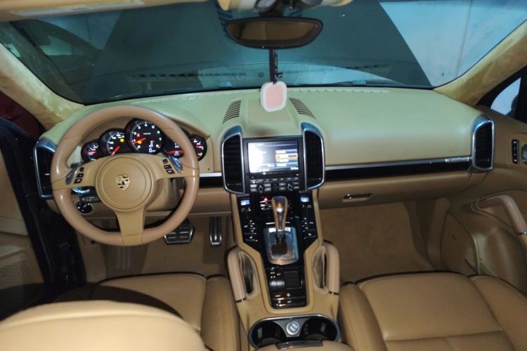 Used Porsche Cayenne  Center Console