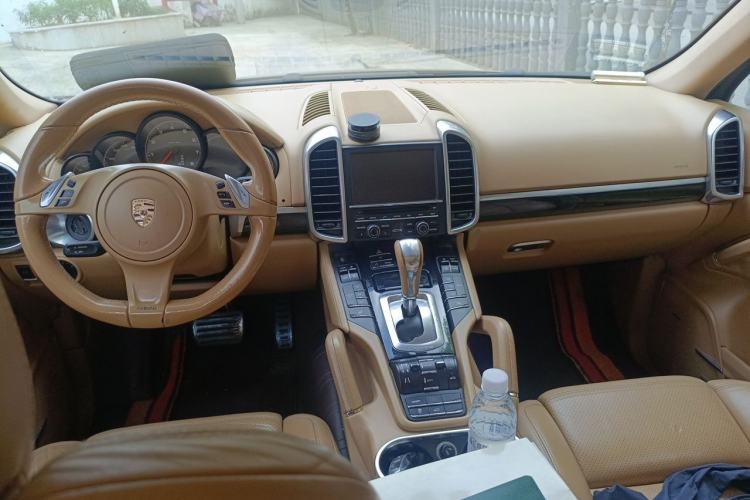Used Porsche Cayenne 2011 Cayenne 3.0T Center Console