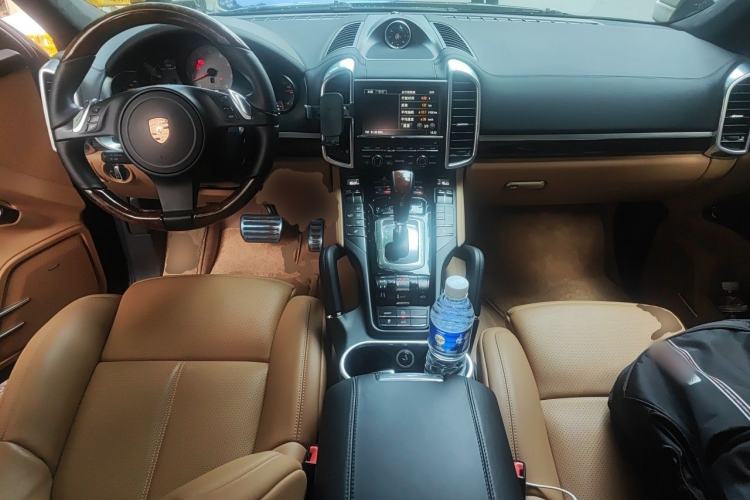 Used Porsche Cayenne 2011 Cayenne S 4.8L Center Console