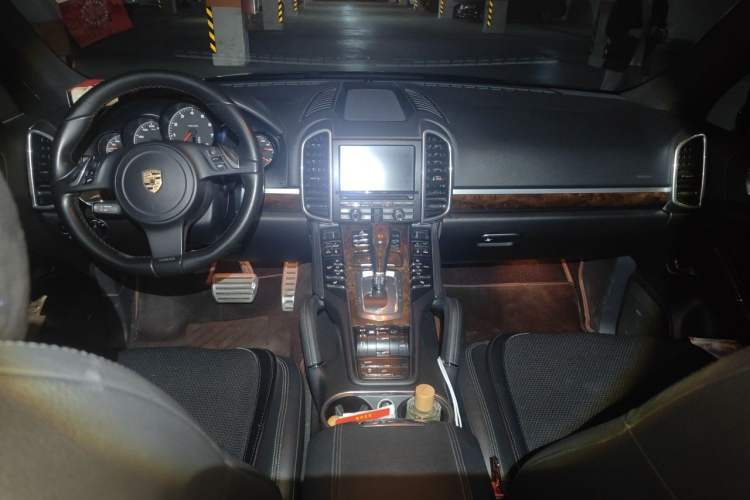 Used Porsche Cayenne 2011 Cayenne 3.0T Center Console