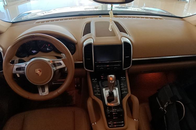 Used Porsche Cayenne 2011 Cayenne 3.0T Center Console