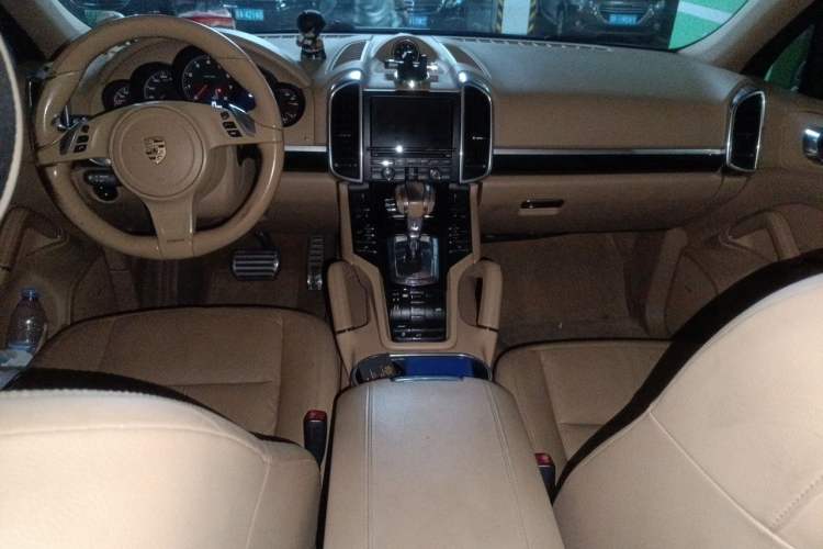 Used Porsche Cayenne 2011 Cayenne 3.0T Center Console