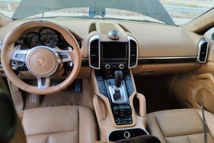 Used Porsche Cayenne 2011 Cayenne 3.0T Center Console