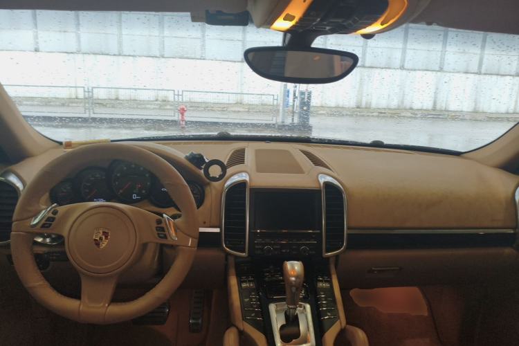 Used Porsche Cayenne 2011 Cayenne 3.0T Center Console