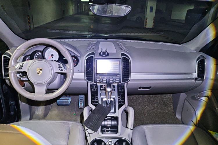 Used Porsche Cayenne 2011 Cayenne S 4.8L Center Console