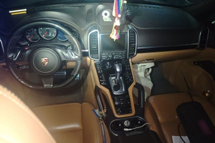 Used Porsche Cayenne 2011 Cayenne 3.0T Center Console