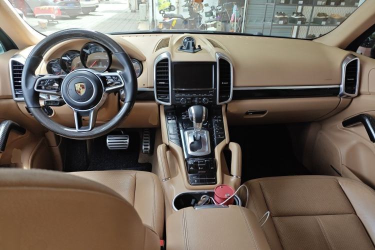 Used Porsche Cayenne 2011 Cayenne 3.0T Center Console