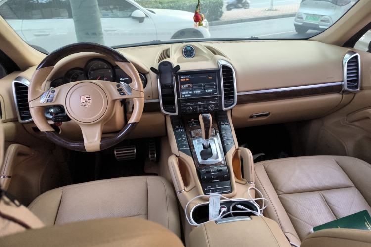 Used Porsche Cayenne 2011 Cayenne 3.0T Center Console