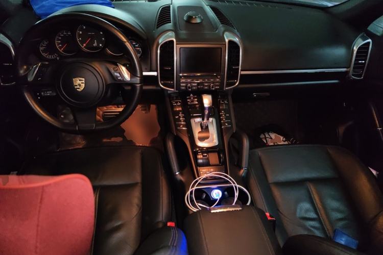 Used Porsche Cayenne 2011 3.6L automatic transmission U.S. specification Center Console