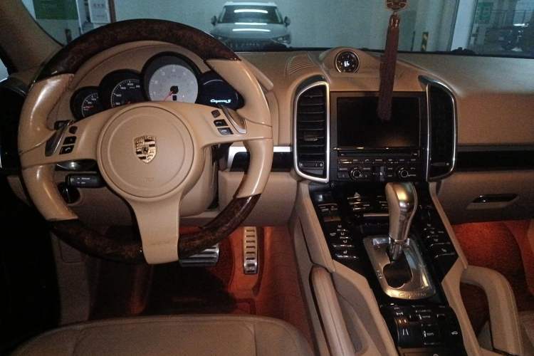 Used Porsche Cayenne 2011 Cayenne S 4.8L Center Console