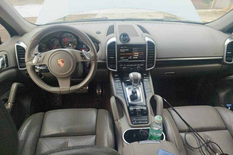 Used Porsche Cayenne 2011 Cayenne 3.0T Center Console