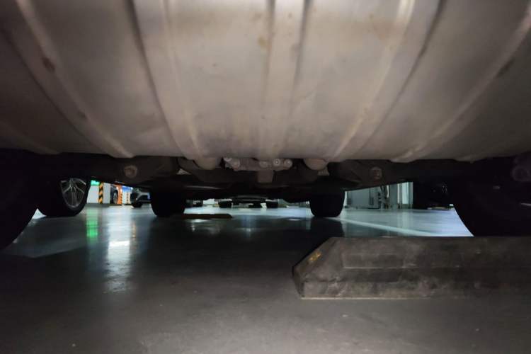 Used Porsche Cayenne 2011 3.6L automatic transmission U.S. specification Chassis Rear