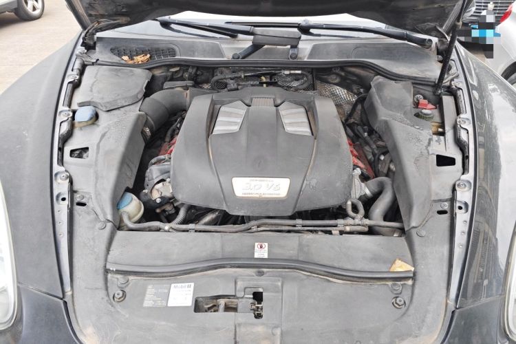 Used Porsche Cayenne 2011 Cayenne 3.0T Engine Bay