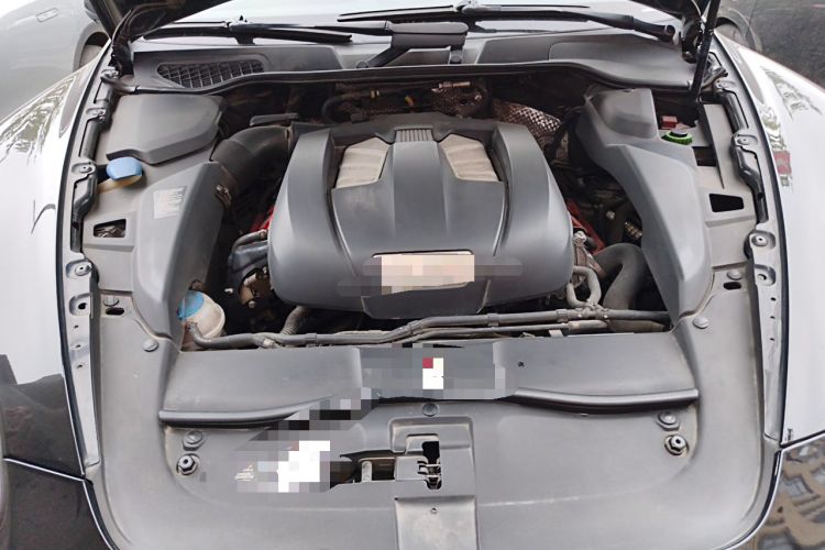 Used Porsche Cayenne 2011 Cayenne 3.0T Engine Bay