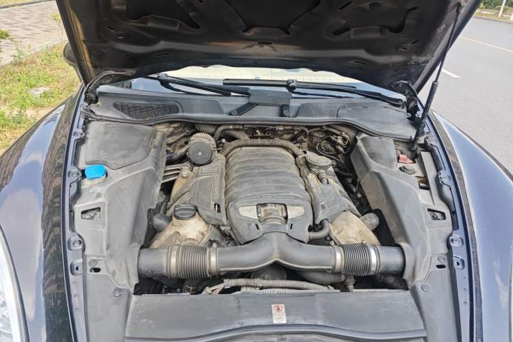 Used Porsche Cayenne 2011 Cayenne S 4.8L Engine Bay