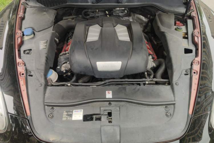 Used Porsche Cayenne 2011 Cayenne 3.0T Engine Bay