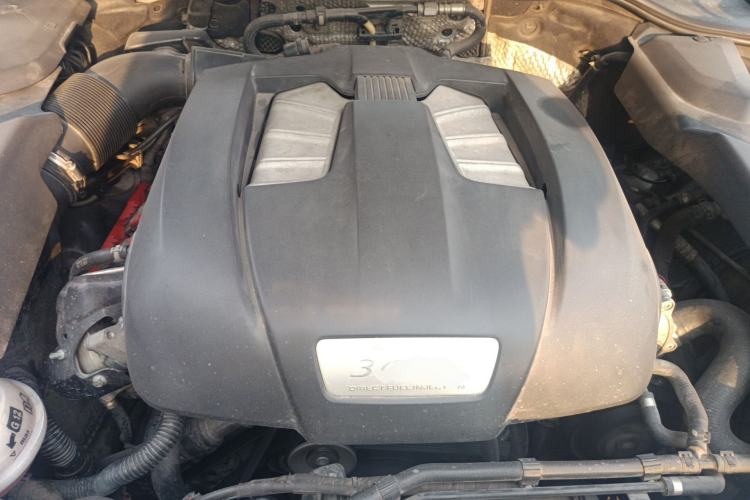 Used Porsche Cayenne 2011 Cayenne 3.0T Engine Bay