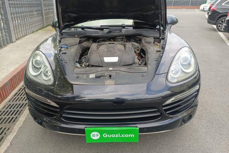 Used Porsche Cayenne 2011 Cayenne 3.0T Engine Bay