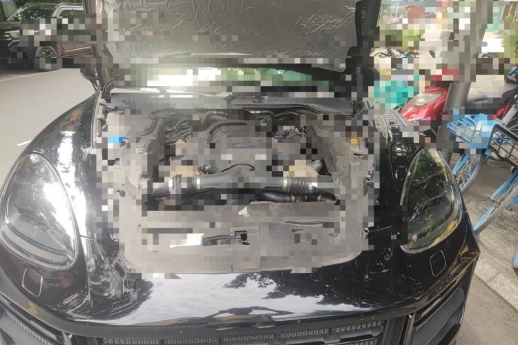 Used Porsche Cayenne 2011 Cayenne S 4.8L Engine Bay