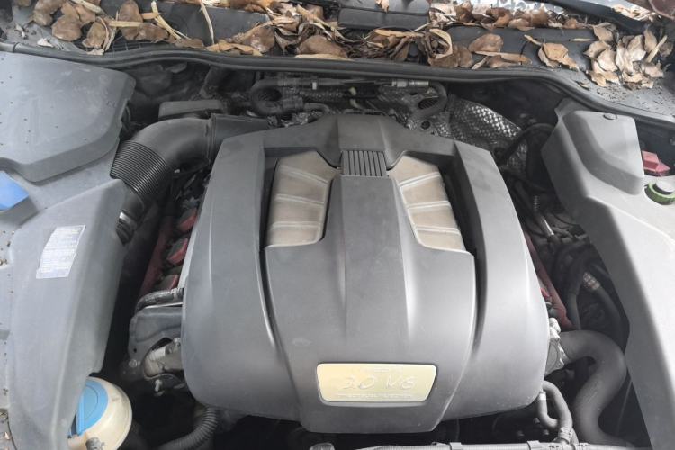 Used Porsche Cayenne 2011 Cayenne 3.0T Engine Bay