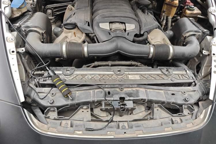 Used Porsche Cayenne 2011 Cayenne S 4.8L Engine Bay
