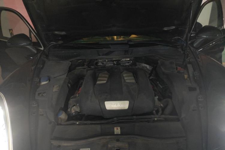 Used Porsche Cayenne 2011 Cayenne 3.0T Engine Bay