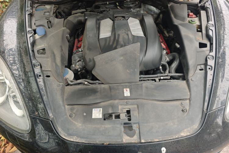 Used Porsche Cayenne 2011 Cayenne 3.0T Engine Bay