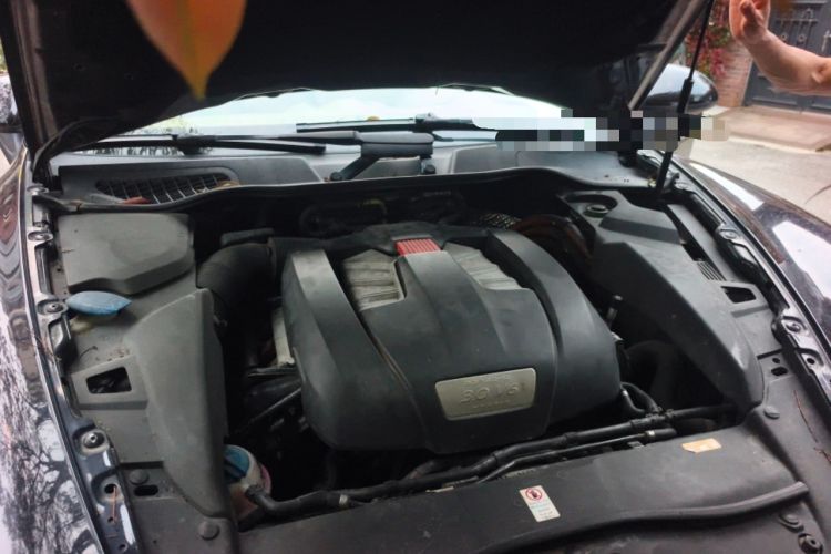 Used Porsche Cayenne 2011 Cayenne S Hybrid 3.0T Engine Bay