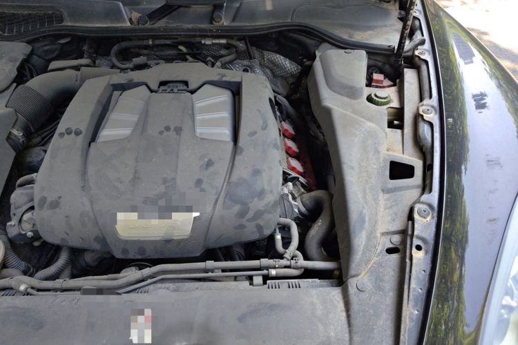 Used Porsche Cayenne 2011 Cayenne 3.0T Engine Bay Left