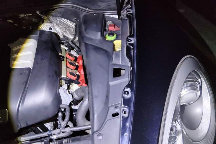 Used Porsche Cayenne 2011 Cayenne 3.0T Engine Bay Left